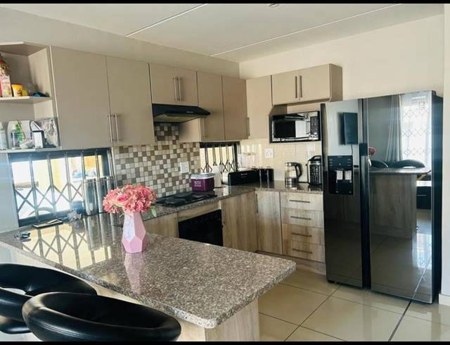 3 BEDROOM TOWNHOUSE FOR SALE IN JACKAROO PARK